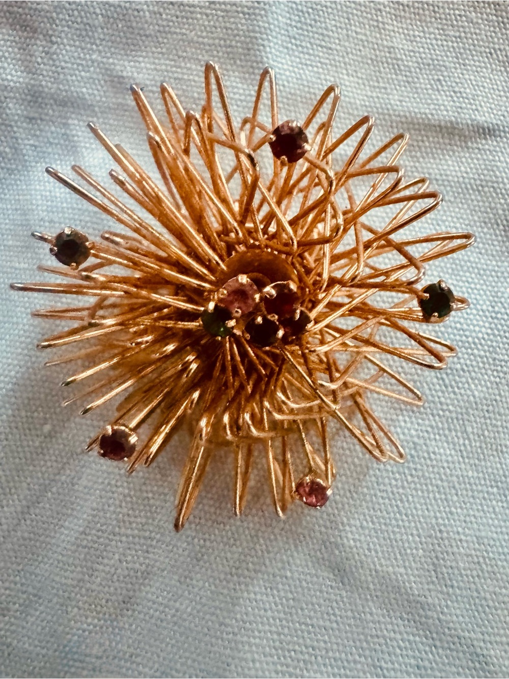 Rare Vintage Gold tone Sputnik brooch with rare coloured stones - Picture 10 of 10